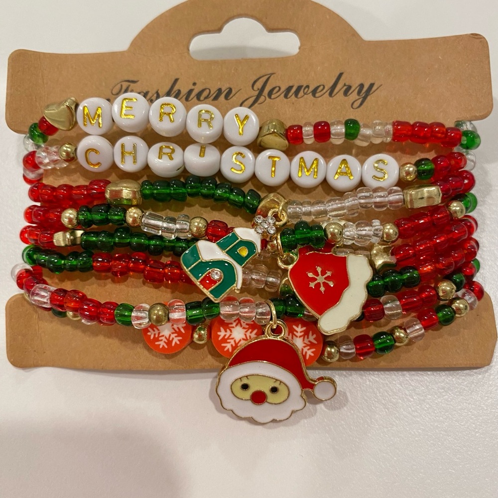 Festive Christmas Beaded Bracelet Set